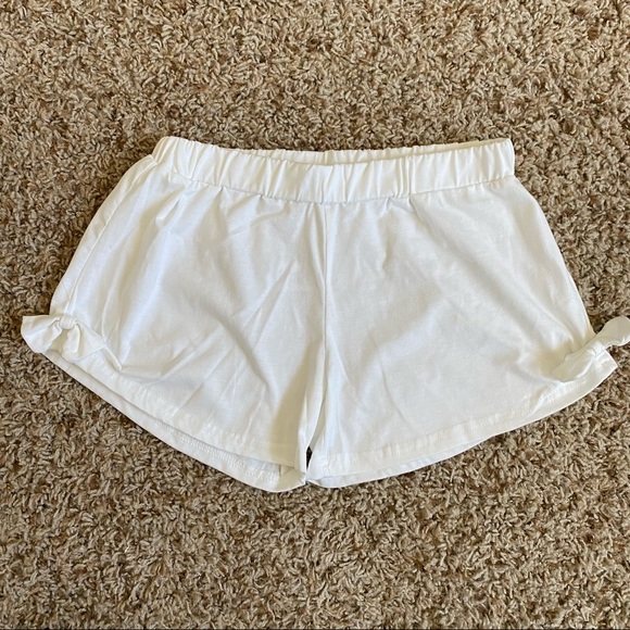 Sunshine Swing Bundle of 2 Pairs of Bow Shorts - Picture 6 of 8